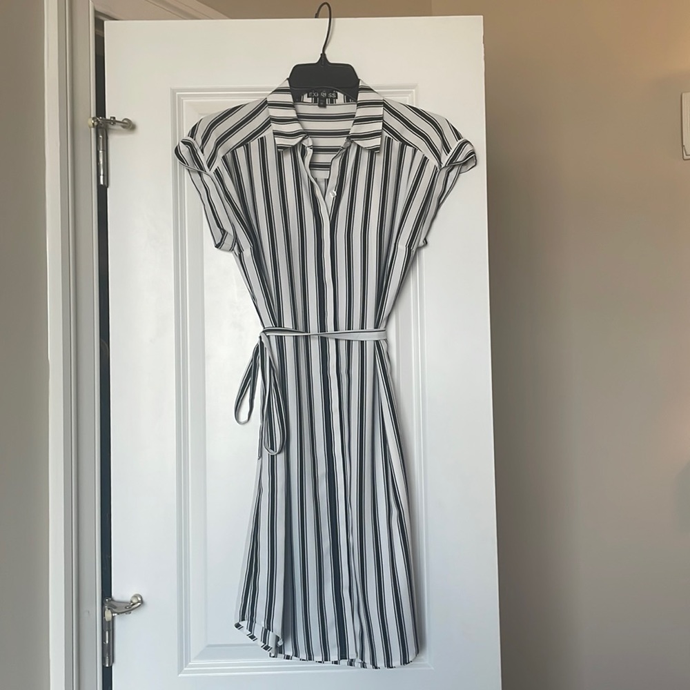Express Dress Pinstripe - XS 🤍